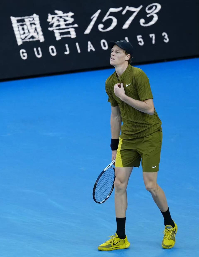 开云官网-辛纳分享美网输球后一关键改变，大坂战袍遭吐槽cos新白娘子传奇|大坂直美|澳网|网球|扬尼克-辛纳|ATP_新浪体育_新浪新闻