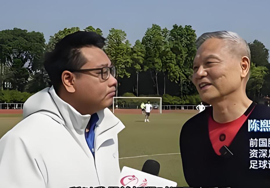 广东足球名宿,和容志行是好搭档,曾任职广东台,如今定居加拿大